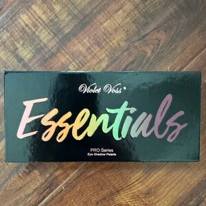Violet Voss Essentials eyeshadow palette
